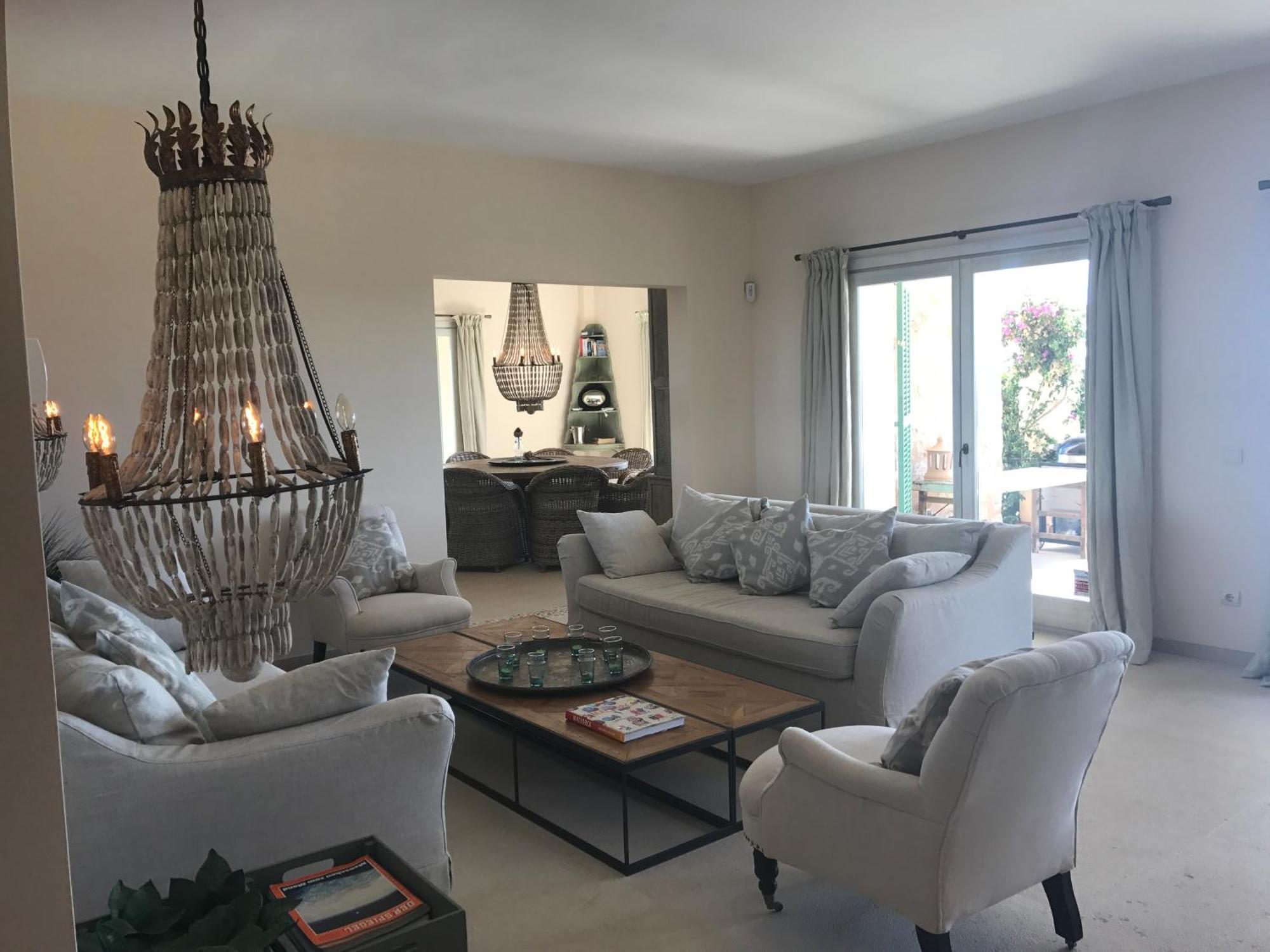 Taraluna Villa