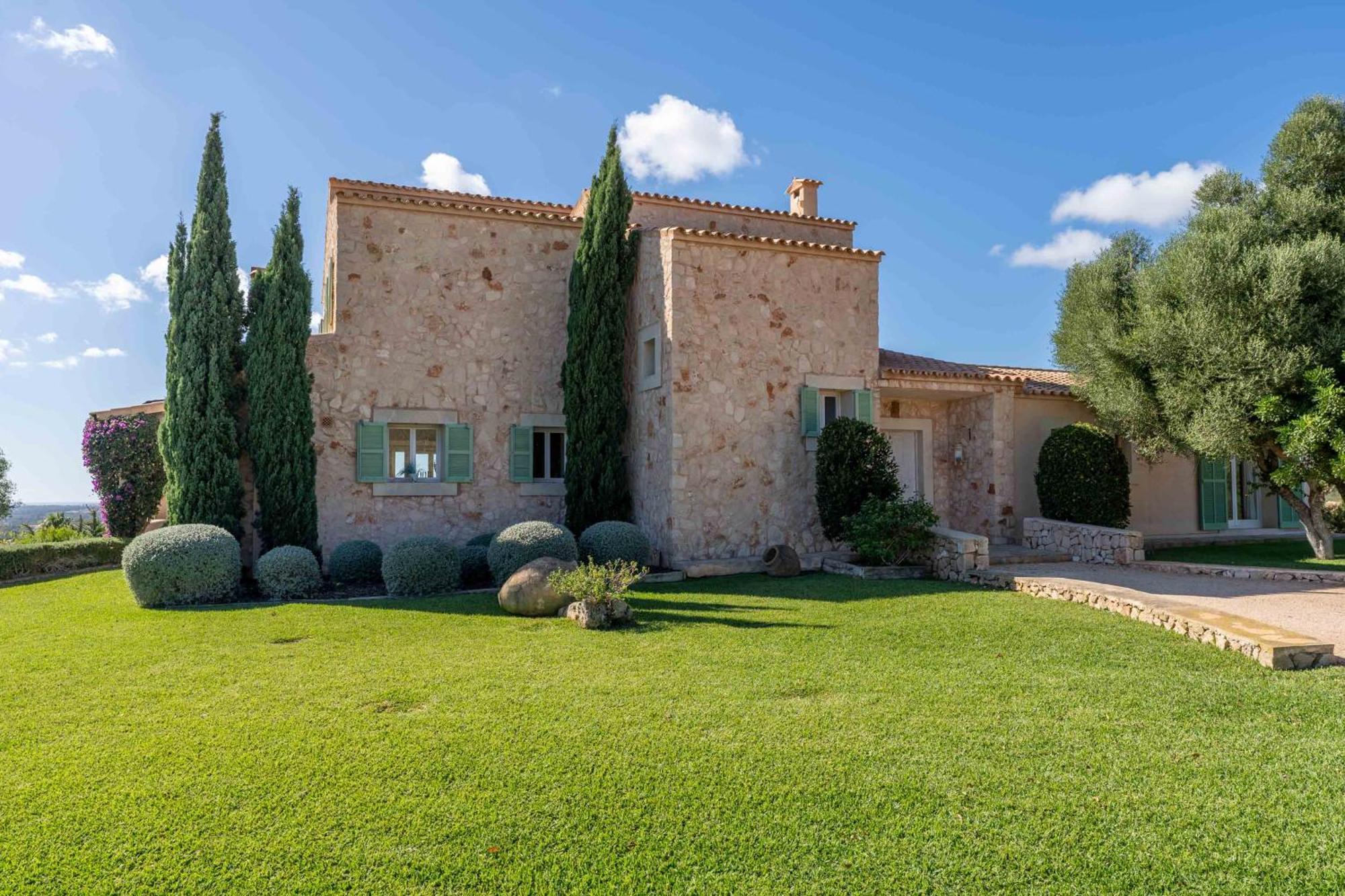 Taraluna Villa *